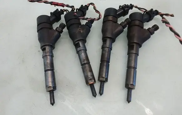 Peugeot 806 Fuel injectors set 0445110062