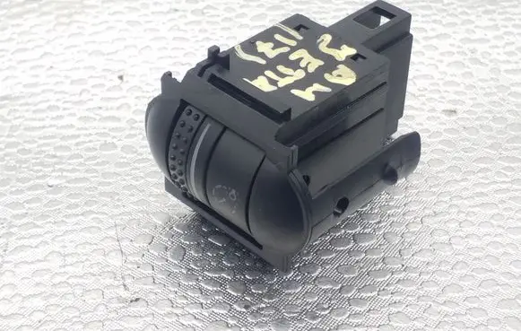 Volkswagen Jetta VI Headlight level height control switch 5C6941333B
