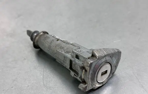 Skoda Kodiaq Front door lock (next to the handle) 565837167