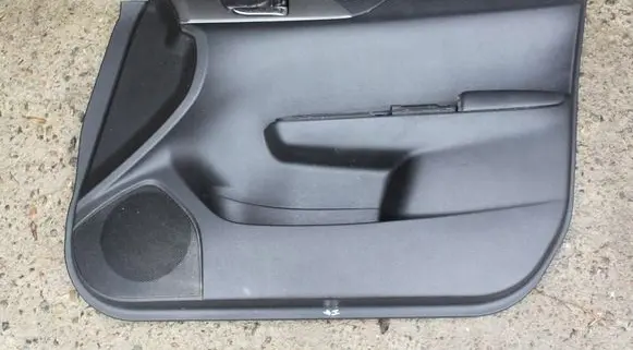 Subaru Impreza III Front door card panel trim 56785678
