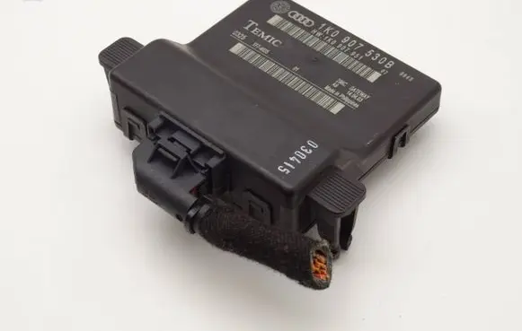 Audi A3 S3 8P Gateway control module 1K0907530B