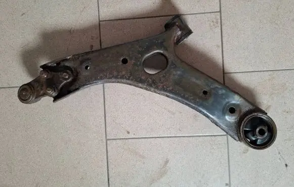 Hyundai ix35 Front upper control arm/wishbone 