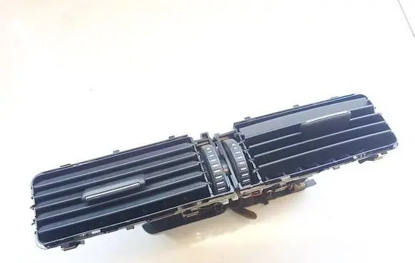 Skoda Superb B6 (3T) Dash center air vent grill 3T0820951