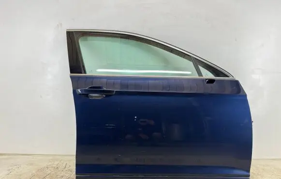 Volkswagen PASSAT B8 Front door 3G0831312F