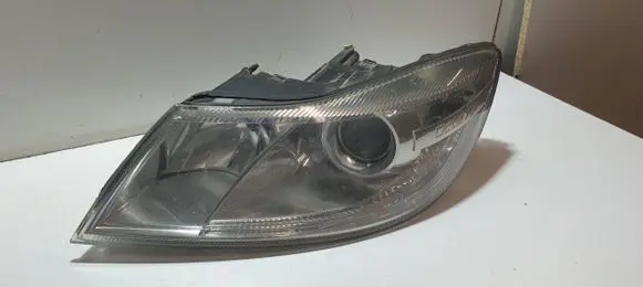 Skoda Octavia Mk2 (1Z) Headlight/headlamp 1Z1941015F 1EL24705201 24705201000045