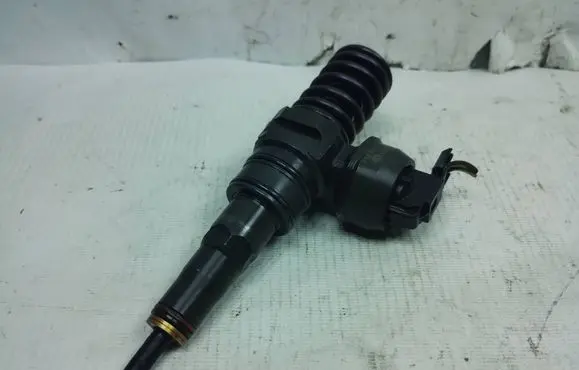 Fuel injector