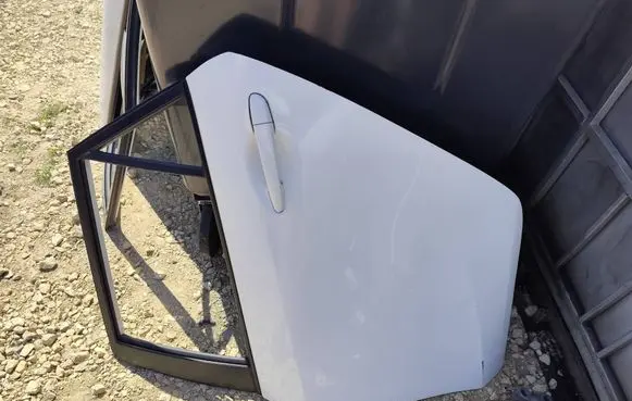 Mazda 3 II Rear door