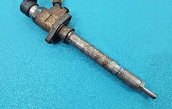 Fuel injector