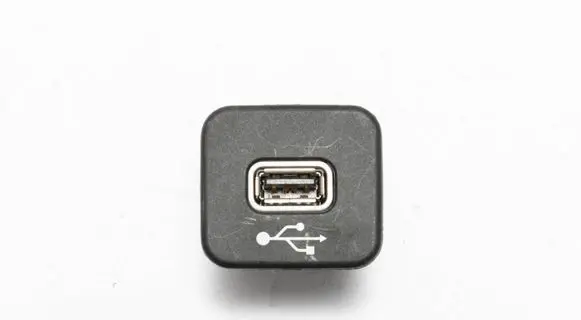 Jeep Renegade USB socket connector 5UV99MXHAA