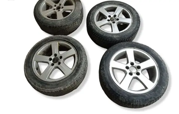 Volvo V70 R16 alloy rim 30672911