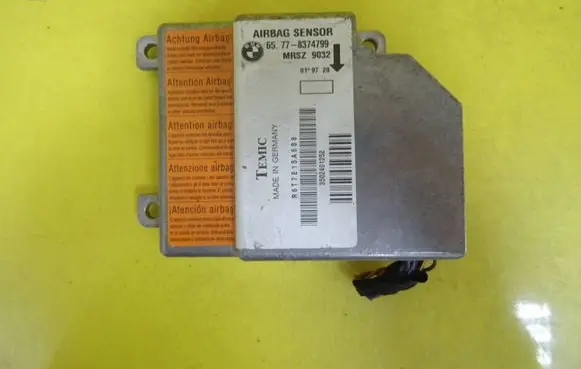 BMW 5 E39 Airbag control unit/module 8374799