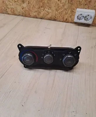 Hyundai Matrix Climate control unit 9725017XXX