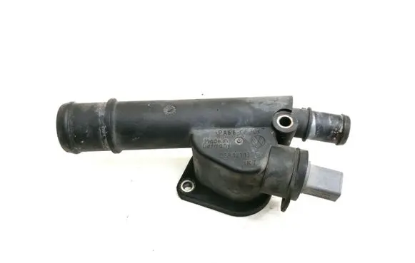 Volkswagen Touran I Engine coolant pipe/hose 038121132G