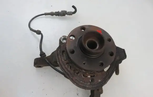Opel Tigra B Front wheel hub spindle knuckle