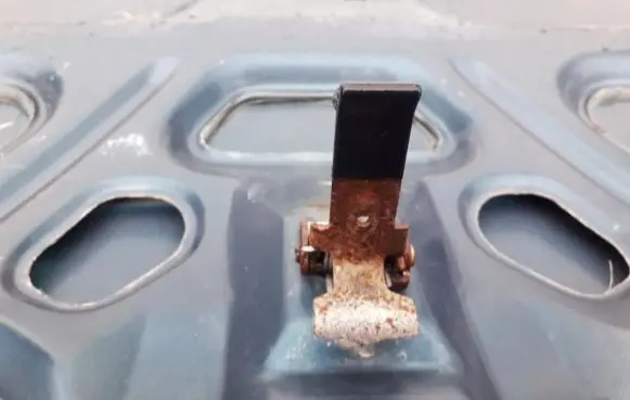 Renault Laguna I Engine bonnet (hood) release handle