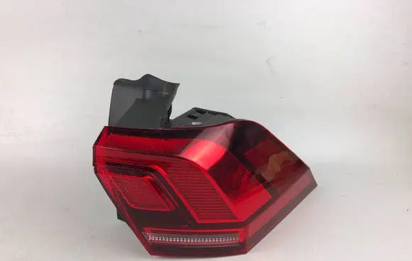 Volkswagen Tiguan Rear/tail lights 5NA945096D