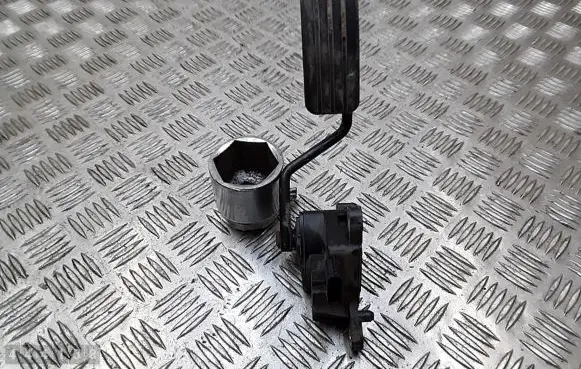 Renault Scenic RX Accelerator throttle pedal 8200159645