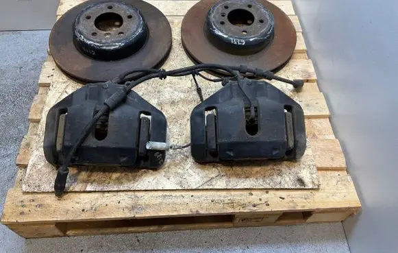 BMW 5 E60 E61 Brake discs and calipers set 6030348 6763824 6756303