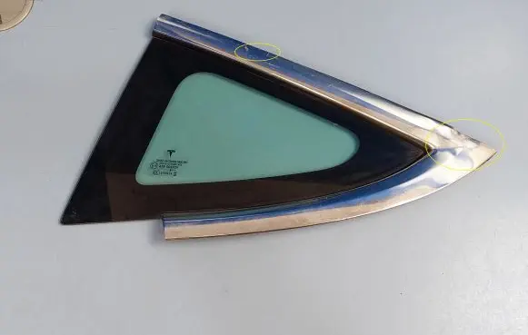 Rear vent window glass
