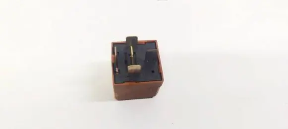 Opel Zafira B Other relay 90491314 4RA00779405