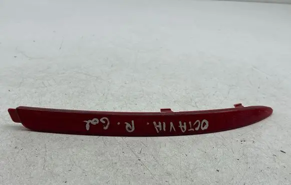 Skoda Octavia Mk2 (1Z) Rear tail light reflector 1Z0945106A
