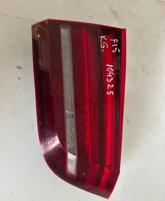 Tailgate rear/tail lights