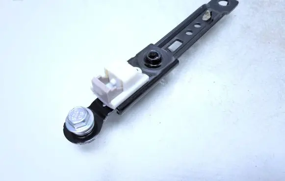 Hyundai i40 Seat belt adjustment rail 1701318K