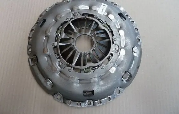 Opel Astra G Pressure plate 55567324-OKS-T