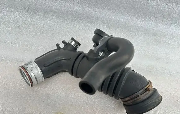 Audi A4 S4 B5 8D Breather valve 034129101B PX0416440 06A103221E