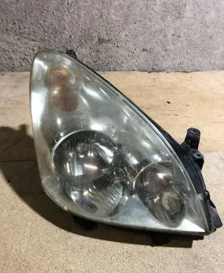 Toyota Corolla Verso AR10 Headlight/headlamp 2210