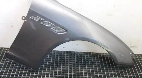 Maserati Quattroporte Fender
