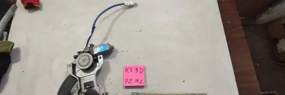 Hyundai Matrix Front window lifting mechanism without motor 9882017100