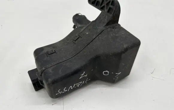 Toyota Avensis T250 Fuse module
