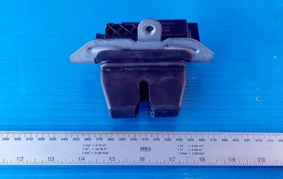 Ford Focus Tailgate/trunk/boot lock/catch/latch DS7AN442A66AD 223719 01041377004