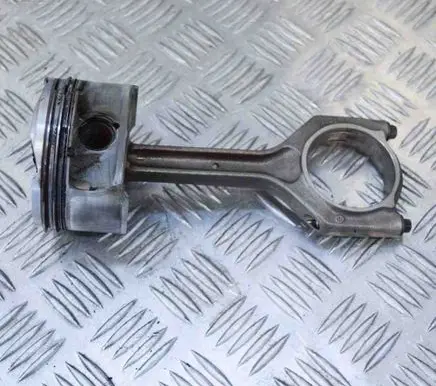 BMW 5 E60 E61 Piston 7799357