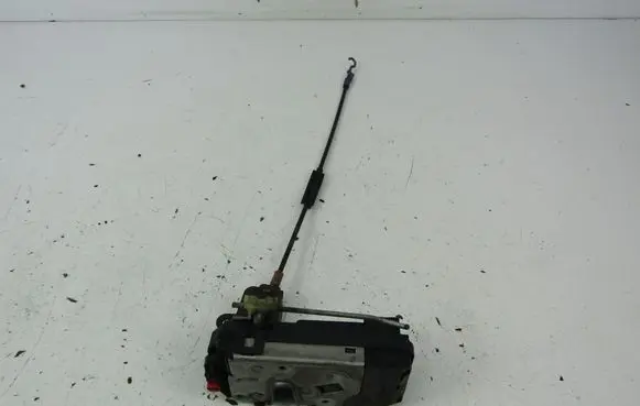 Opel Astra H Rear door lock 