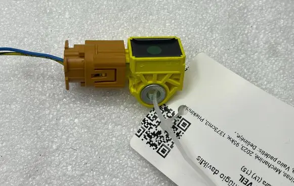 Suzuki Vitara (LY) Airbag deployment crash/impact sensor 3F92076SA0