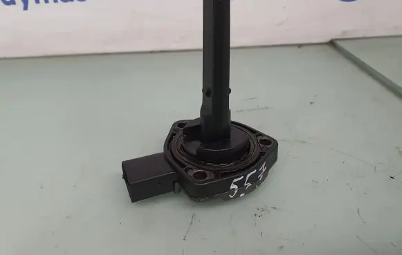 BMW 5 E39 Oil level sensor 7508003 12617508003