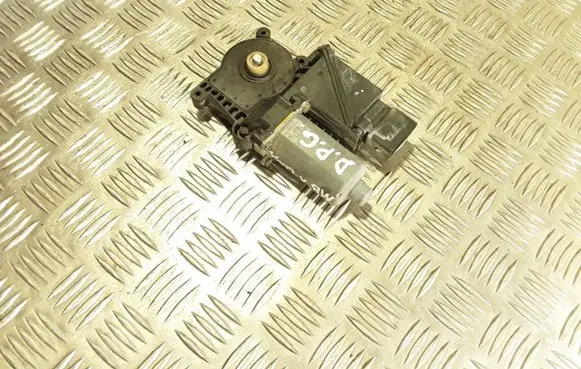 Mercedes-Benz A W168 Rear door window regulator motor 05073112