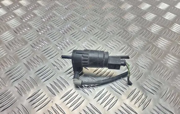 Skoda Octavia Mk3 (5E) Windscreen/windshield washer pump 1K6955651 825Q18021