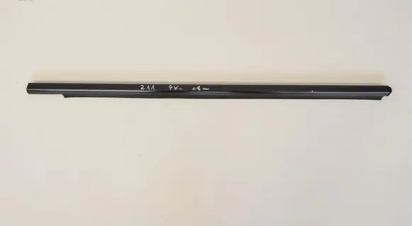 Mercedes-Benz E W211 Front door glass trim molding 