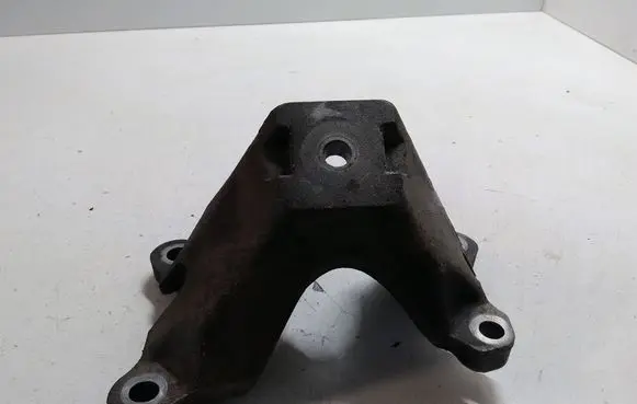 Audi A6 S6 C6 4F Engine mounting bracket 4F0199307M