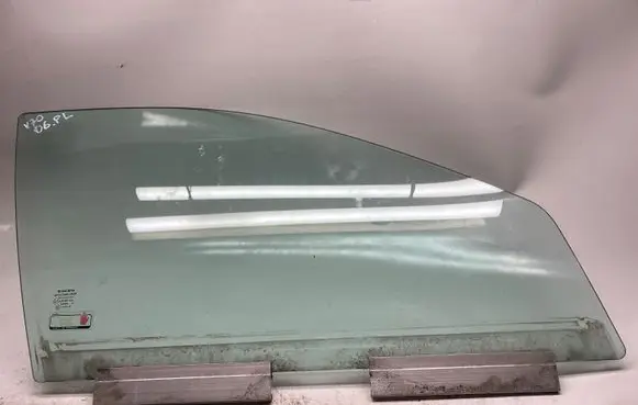Volvo V70 Front door window glass four-door 43R001106 E000186 DOT57M53AS2