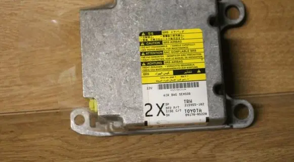 Toyota Avensis T250 Airbag control unit/module 8917005220 215955102