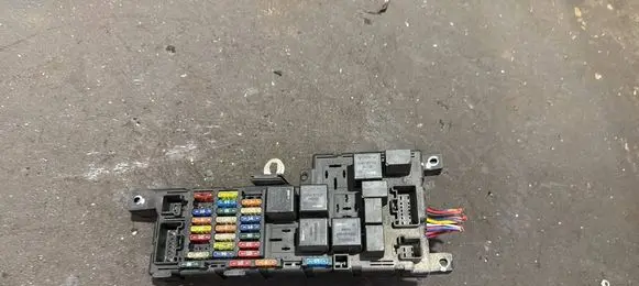 Volvo V70 Fuse module 8637841 518323324