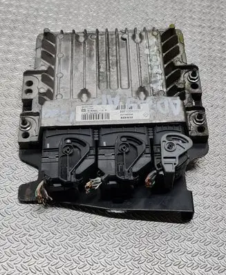 Renault Megane III Engine control unit/module 237100307R 237100033R S180067100A