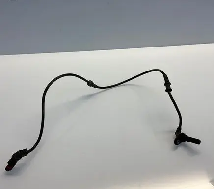 Mercedes-Benz E W212 ABS brake wheel speed sensor A2129050801 2129050801