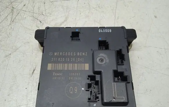 Mercedes-Benz E AMG W211 Door control unit/module 2118201526