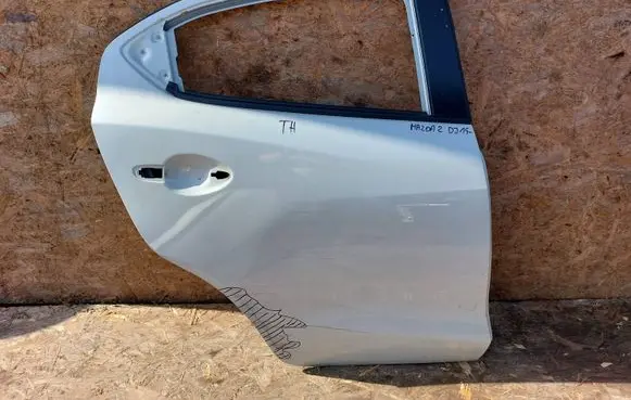 Mazda 2 Rear door