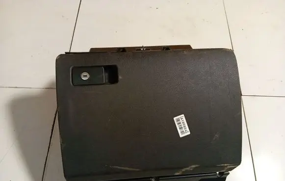 Volkswagen PASSAT B6 Glove box 3C1857114